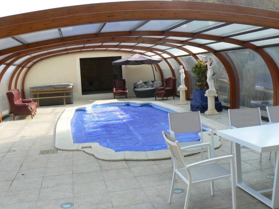 Le Manoir Des Chapelles Bed & Breakfast Venoy Exterior photo